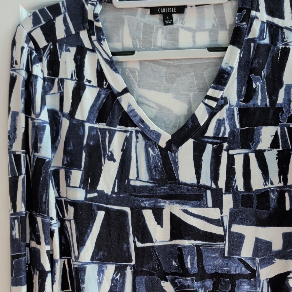 Beautiful Chic Carlisle Women's Top - Picture 2 of 7